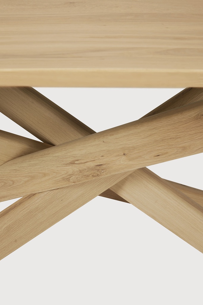 Mikado dining table