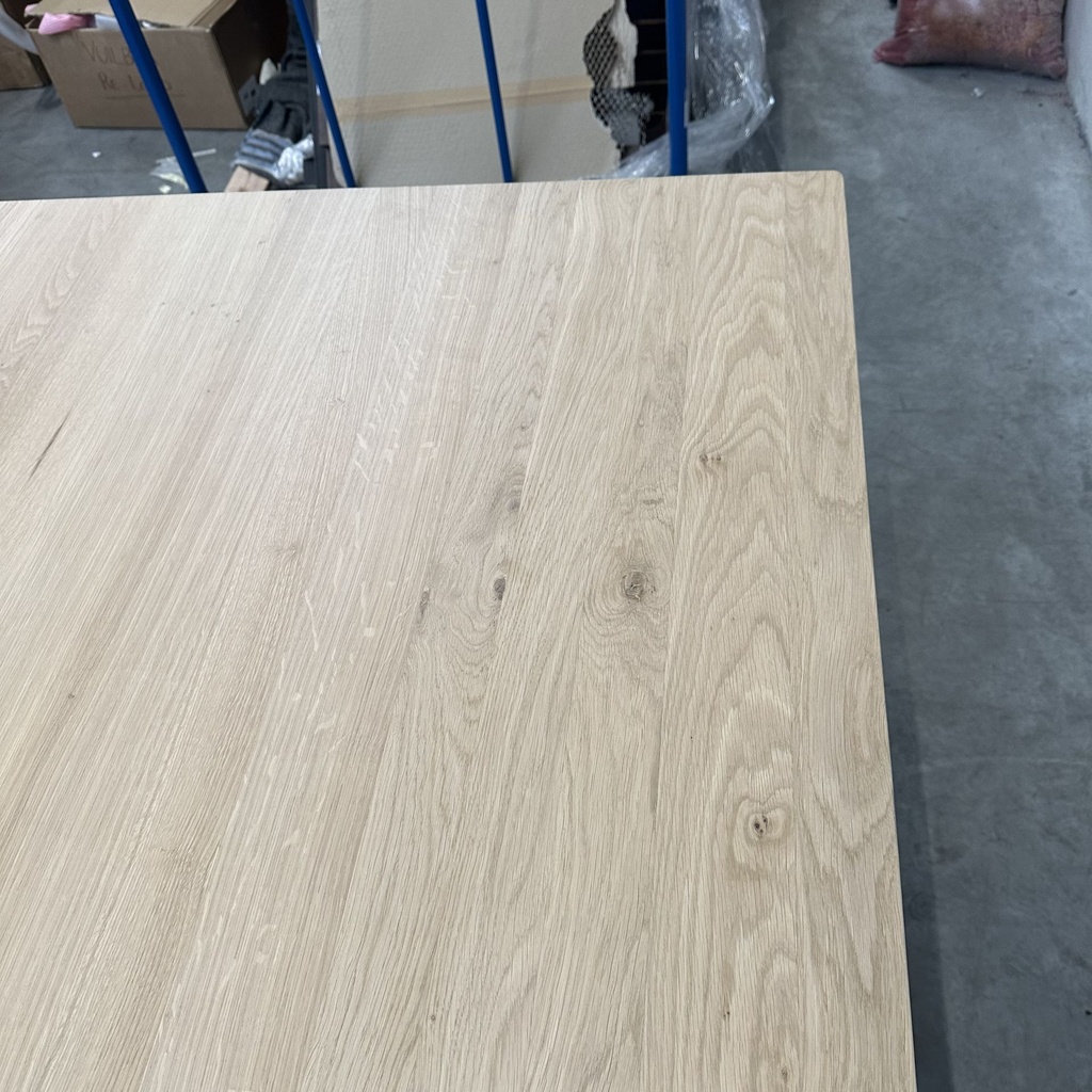 Profile dining table