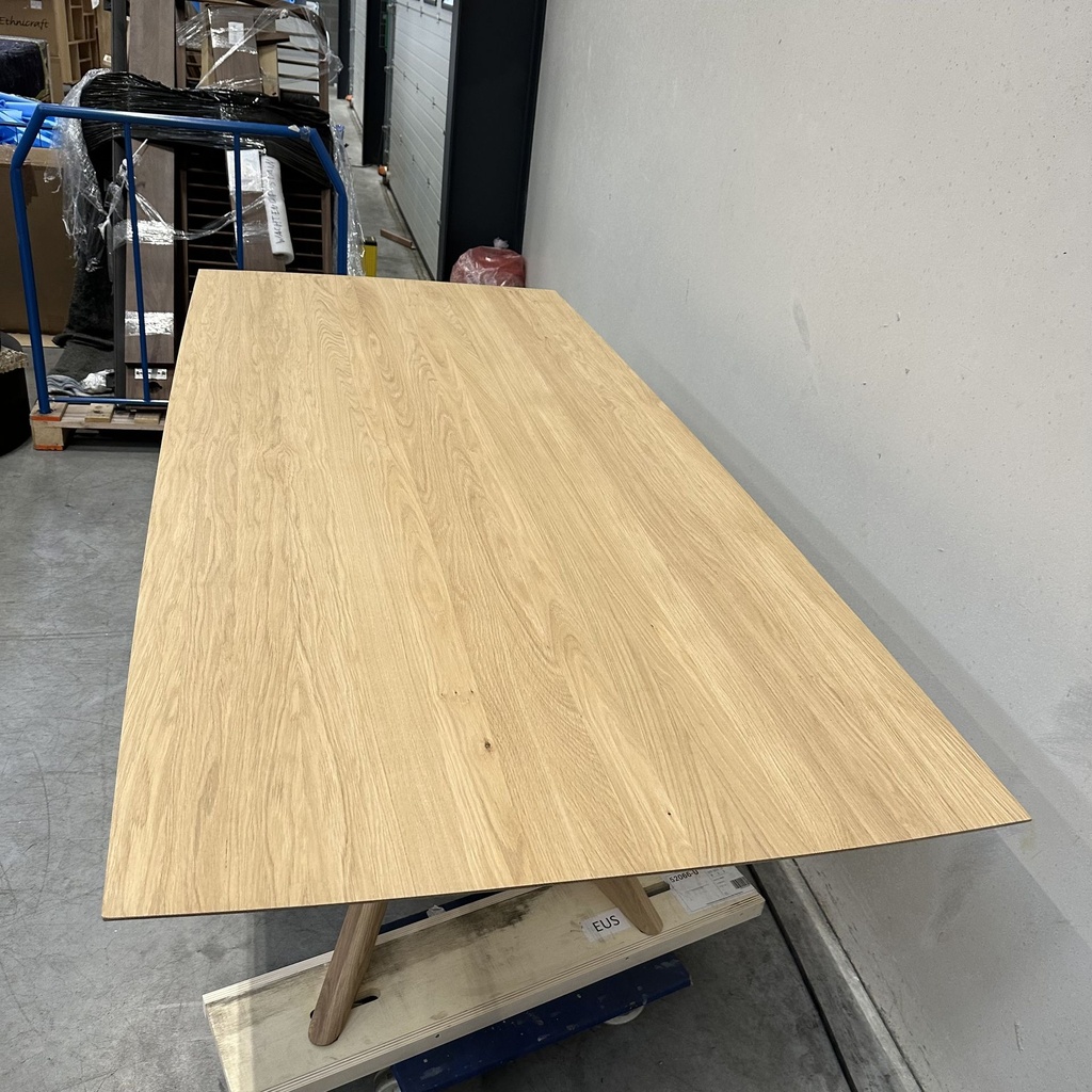 Mikado dining table