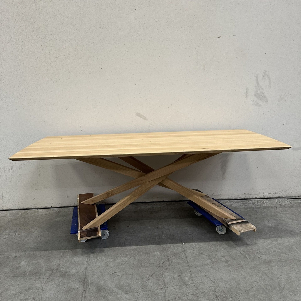 Mikado dining table