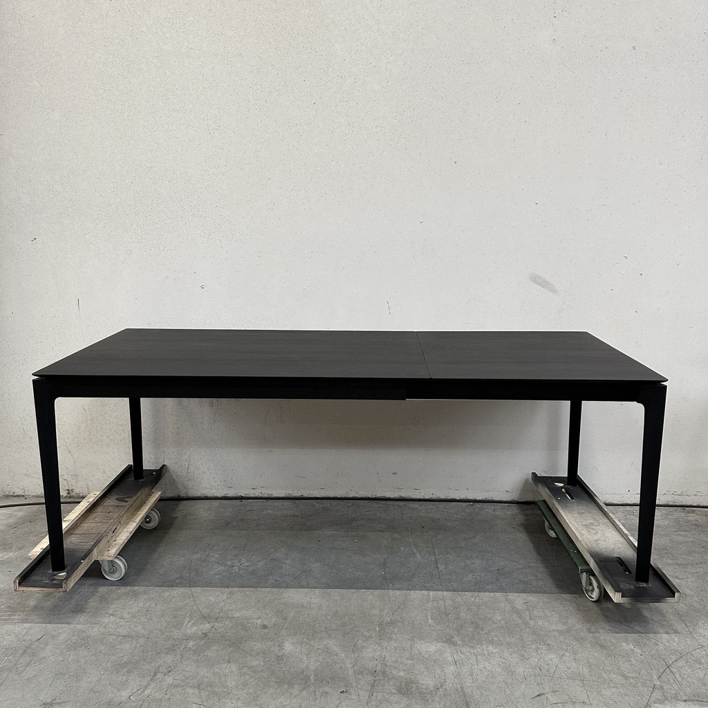 Bok extendable dining table