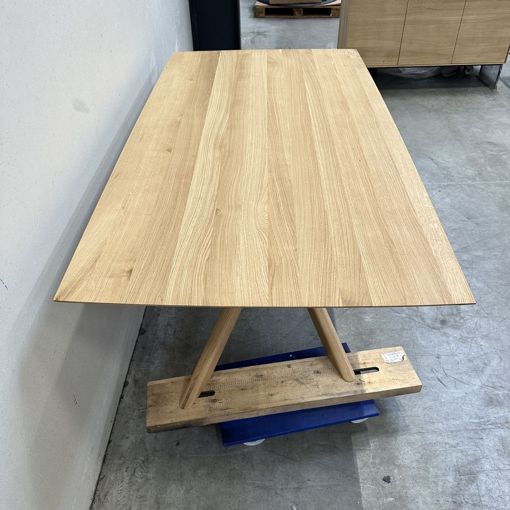 Mikado dining table