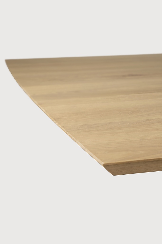 Mikado dining table