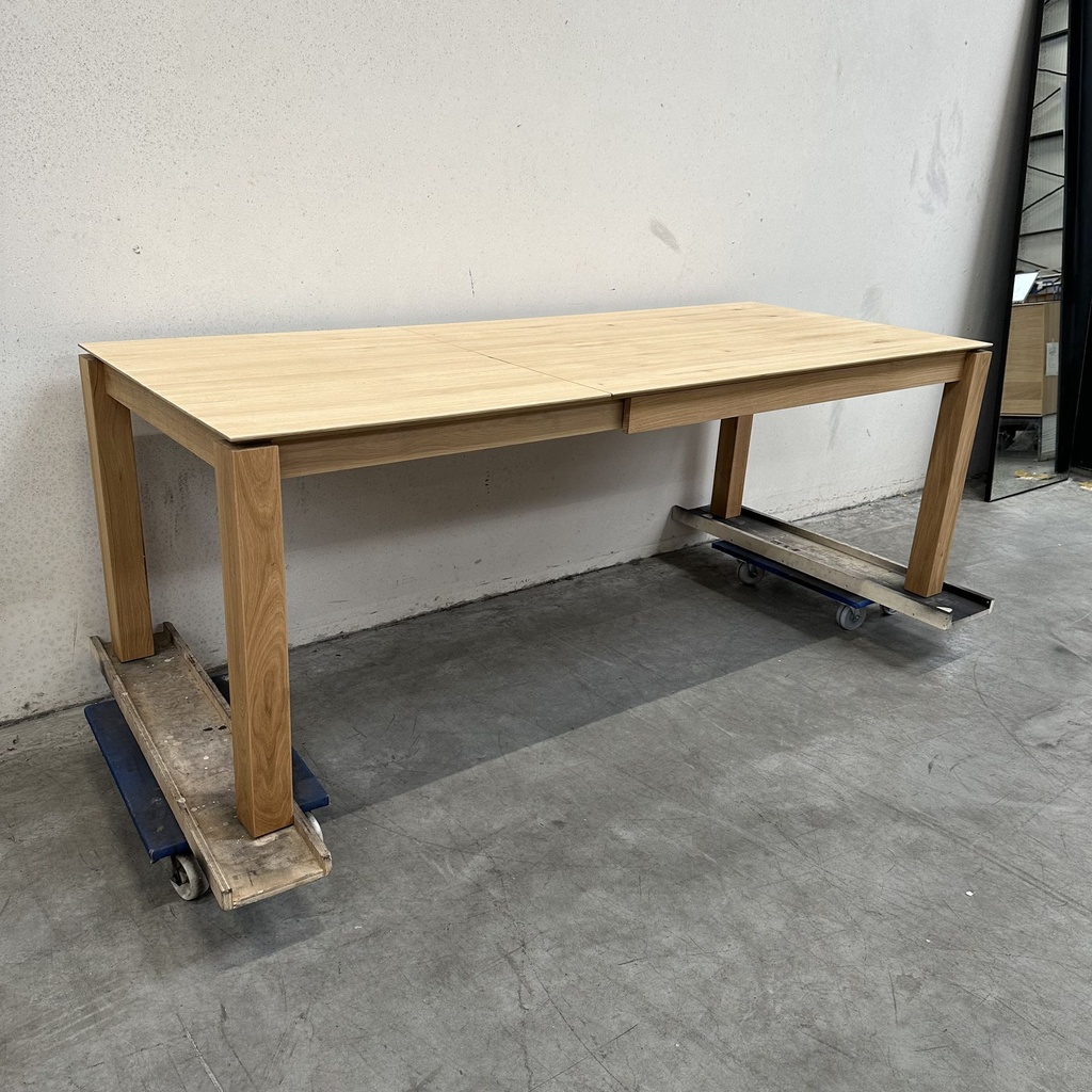 Slice extendable dining table