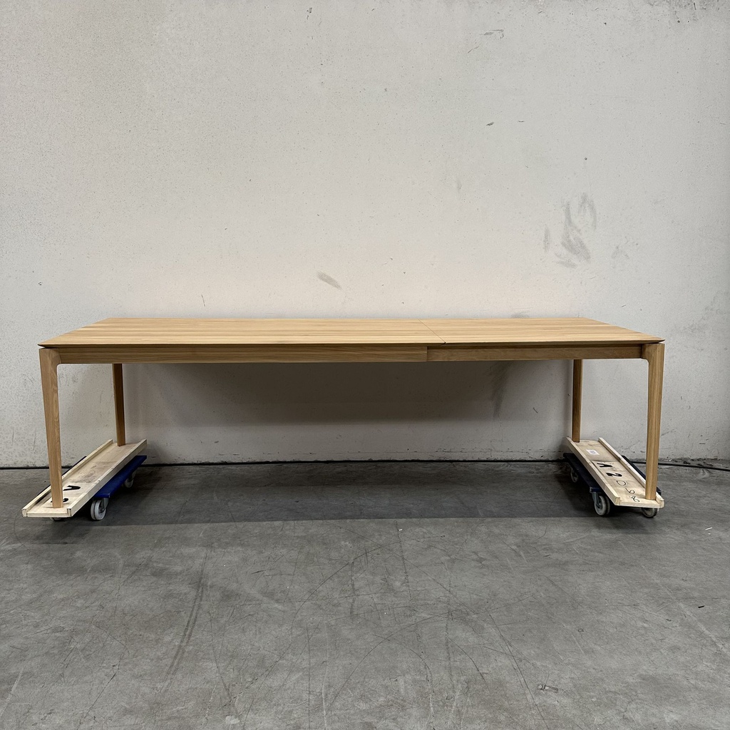 Bok extendable dining table