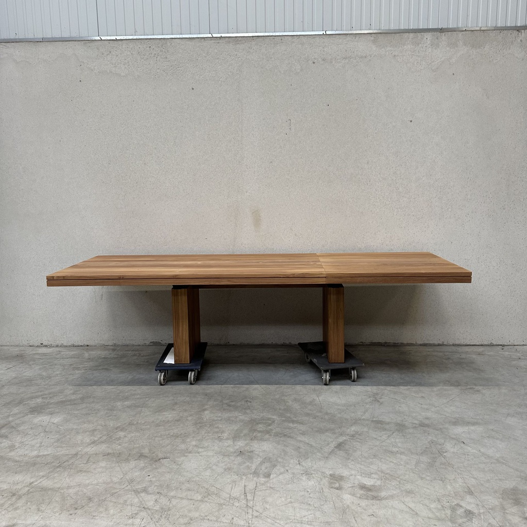 Double extendable dining table