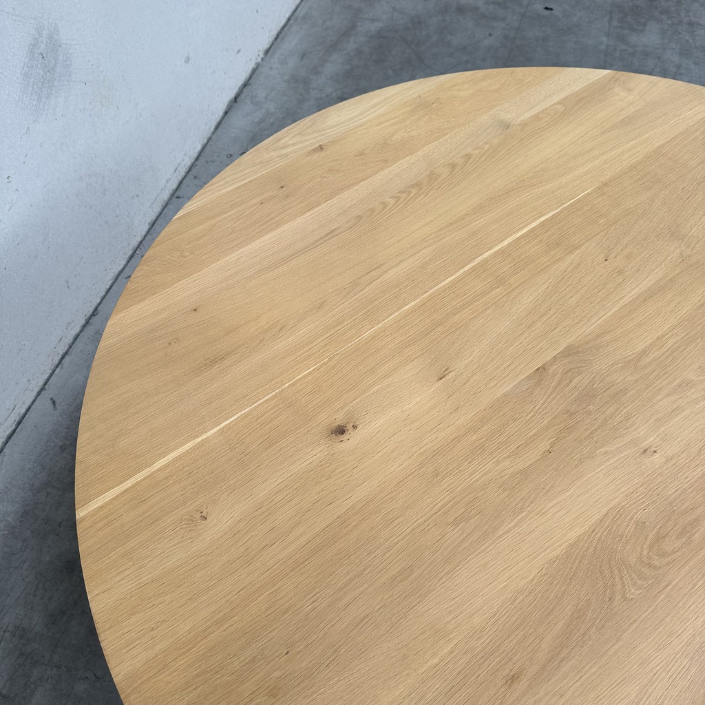 Circle dining table