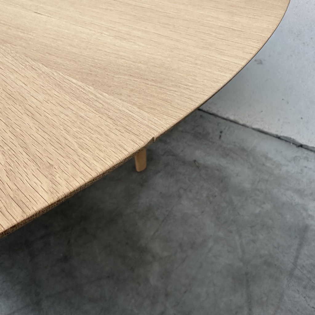 Bok round extendable dining table