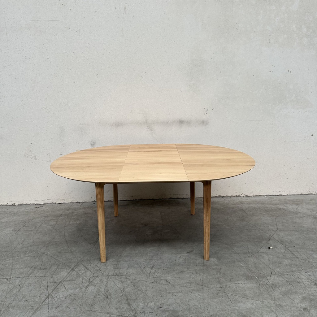 Bok round extendable dining table