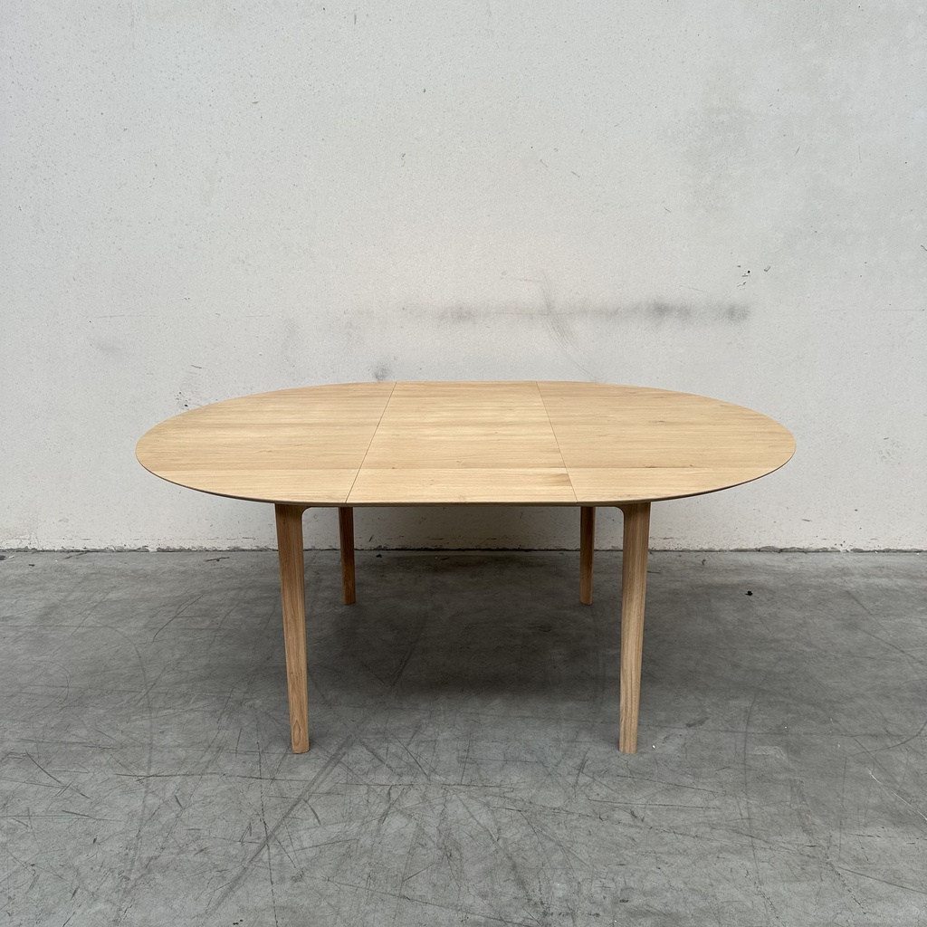 Bok round extendable dining table