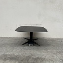 Corto dining table