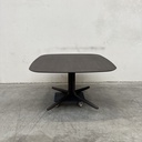 Corto dining table