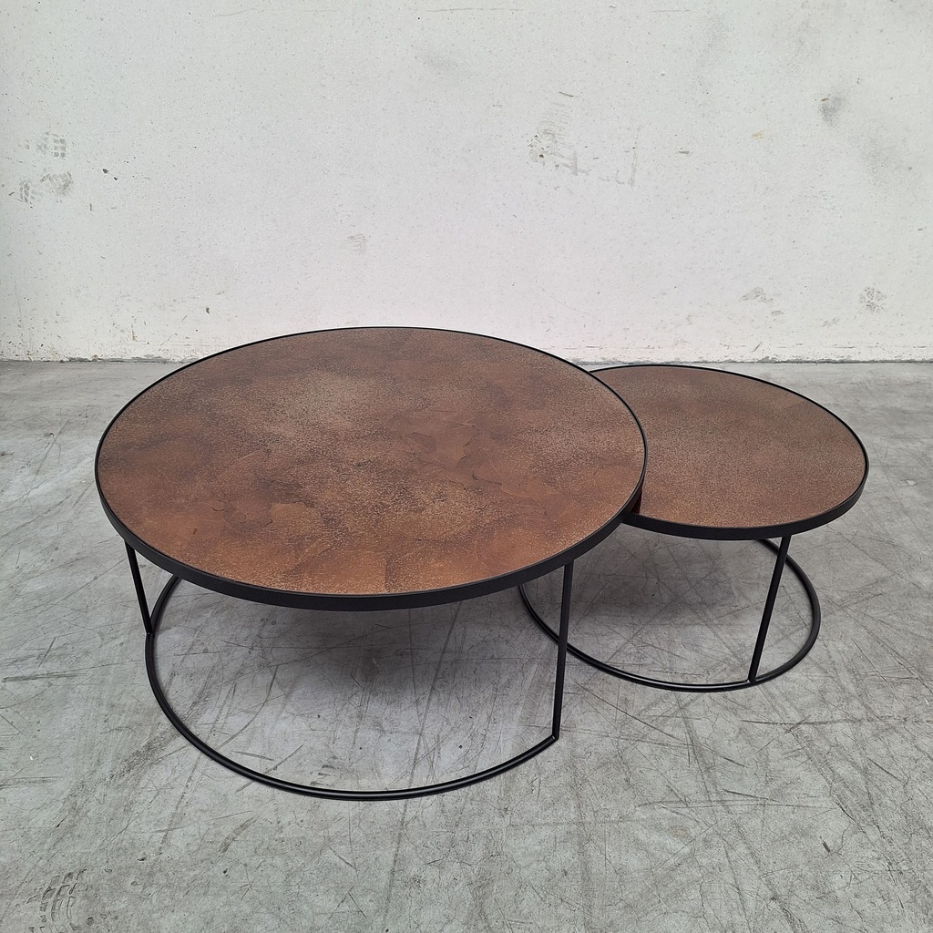 Nesting coffee table set