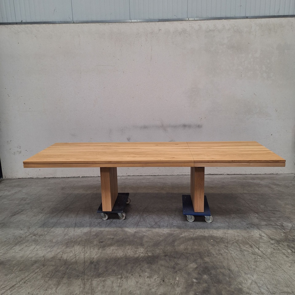 Double extendable dining table