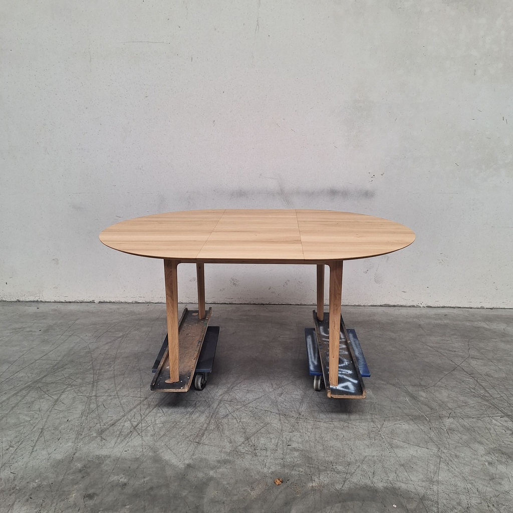 Bok extendable dining table