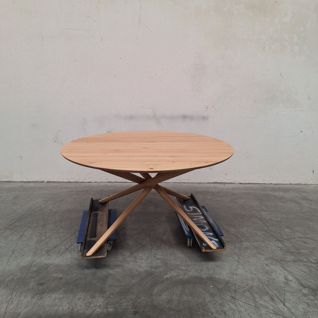 Mikado dining table