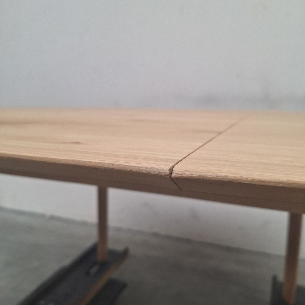 Bok extendable dining table