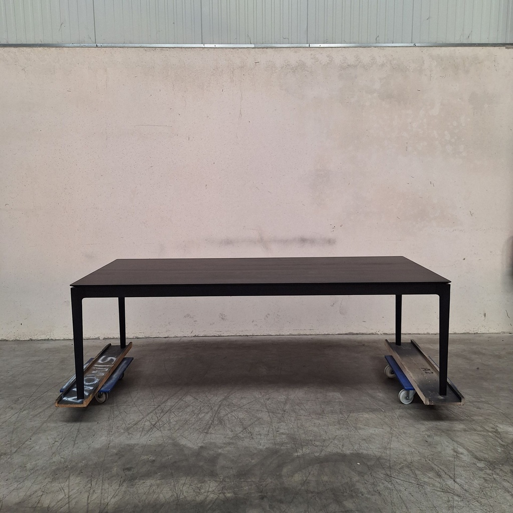 Bok dining table