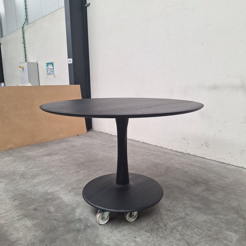 Torsion dining table