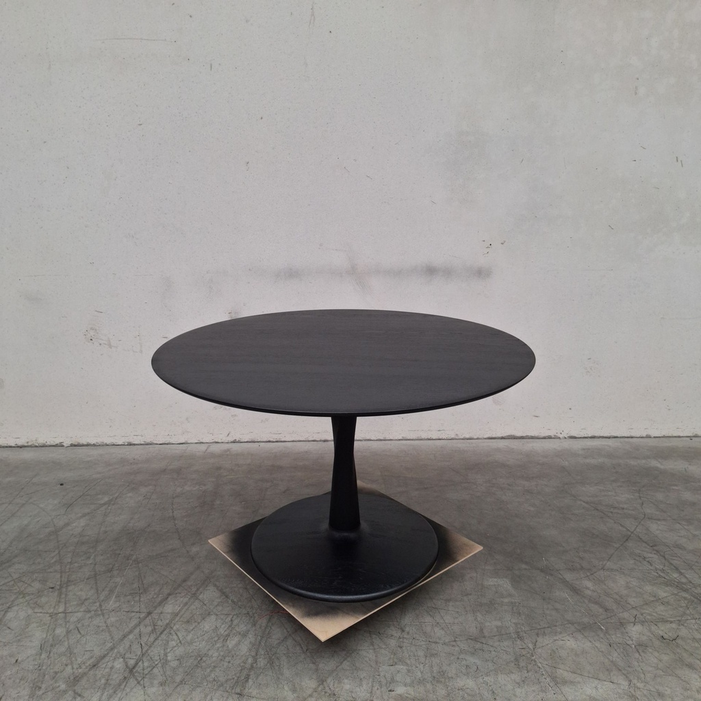 Torsion dining table