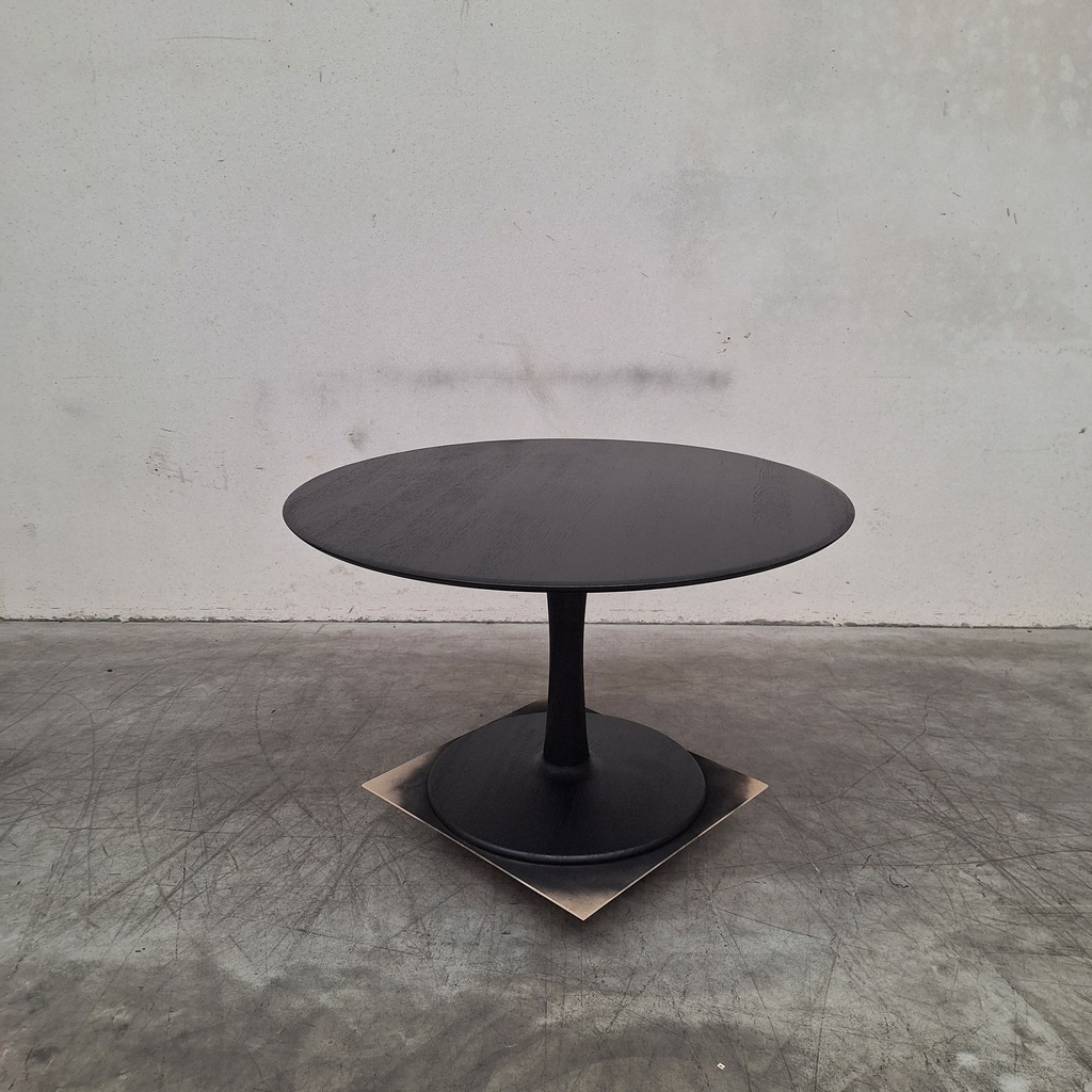 Torsion dining table