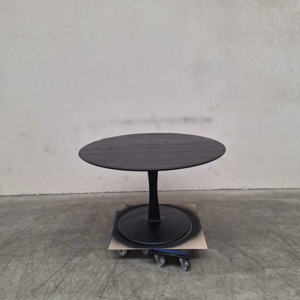 Torsion dining table