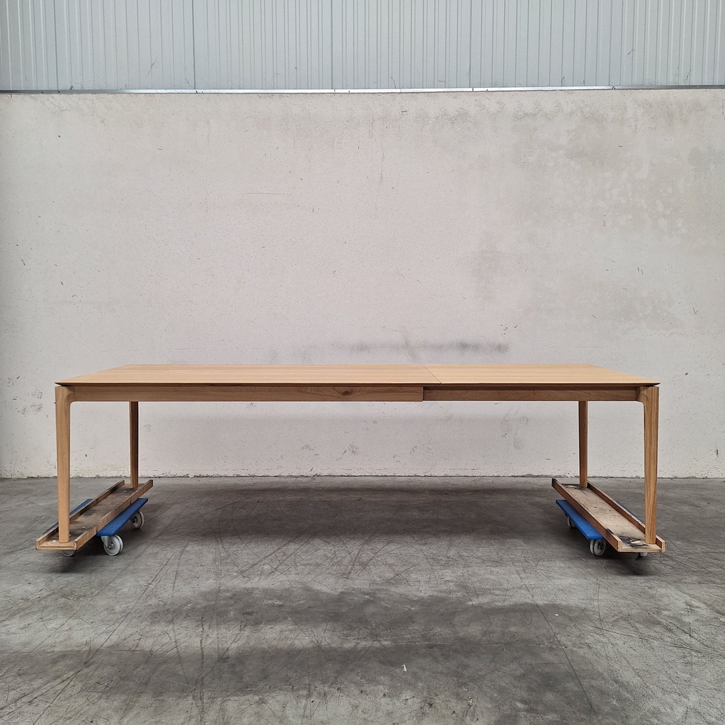 Bok extendable dining table