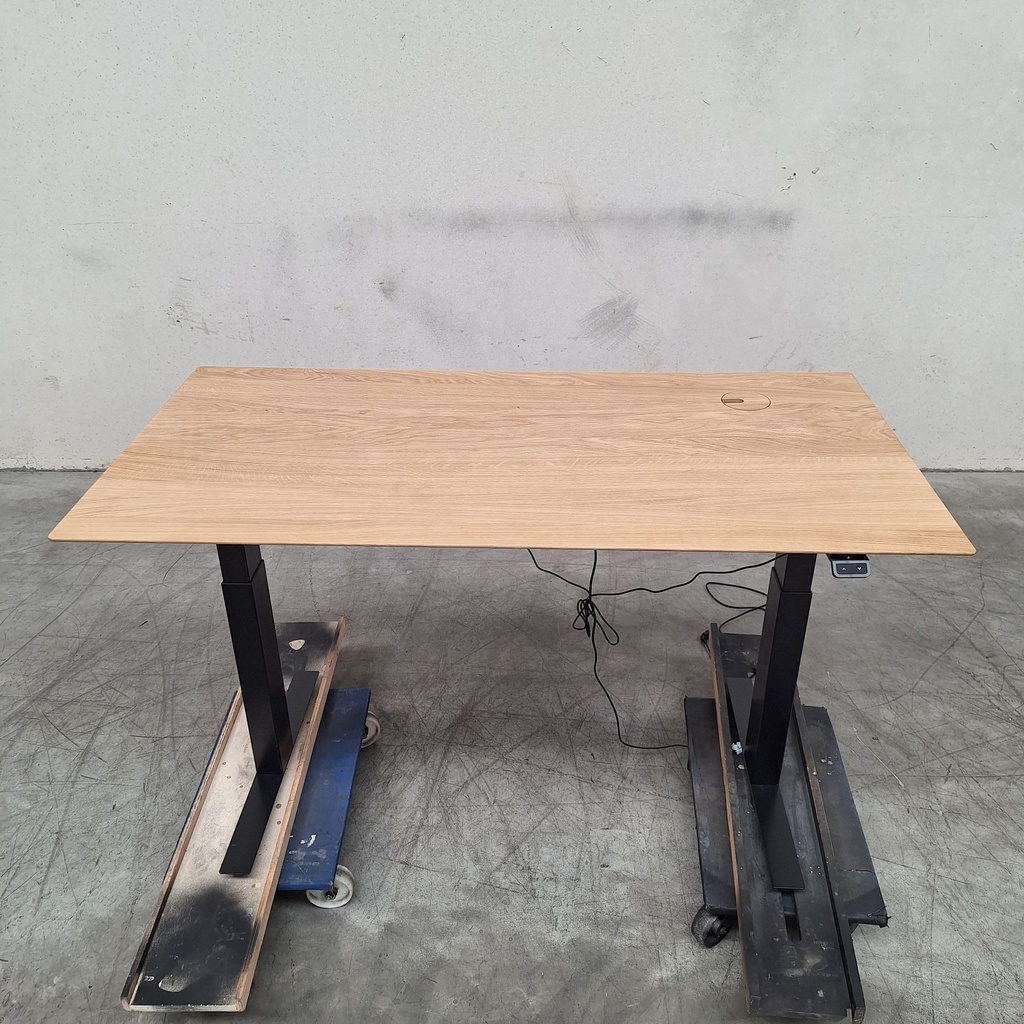 Bok adjustable desk