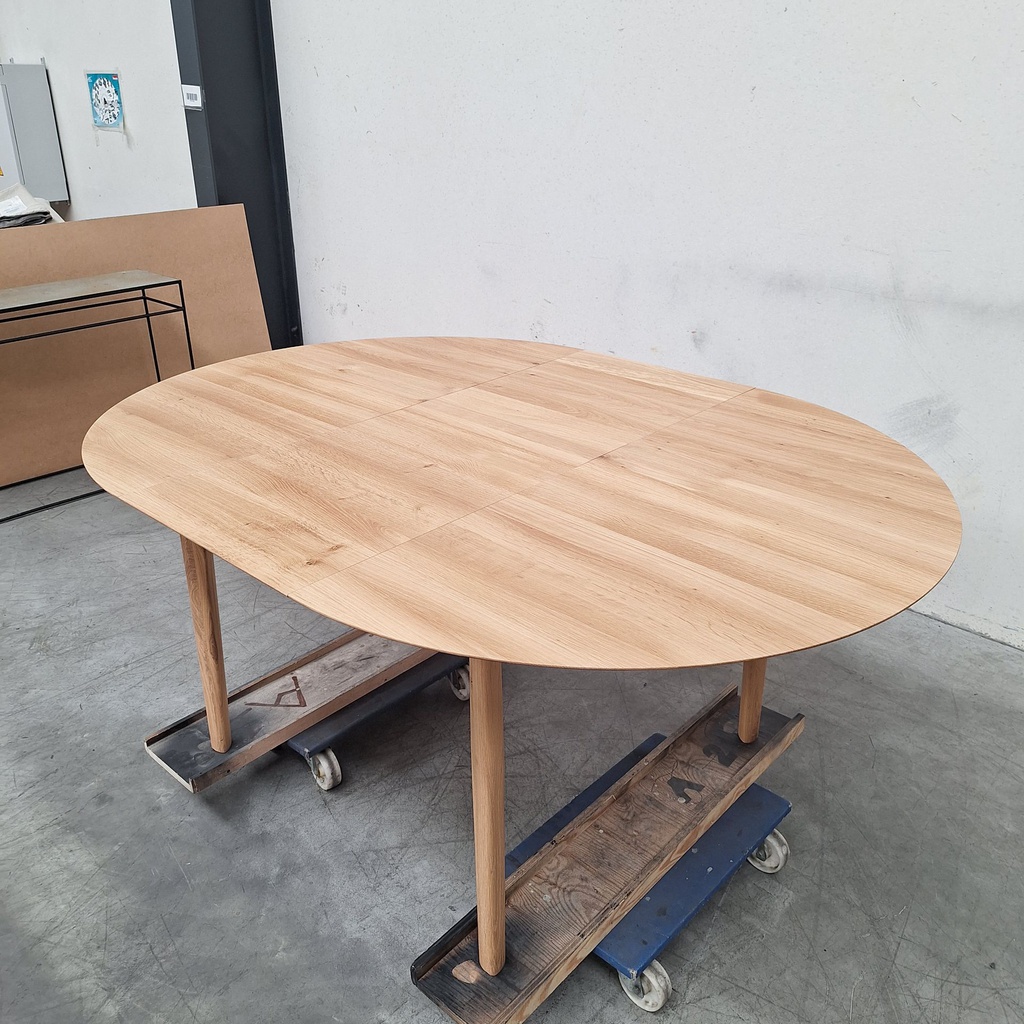 Bok round extendable dining table