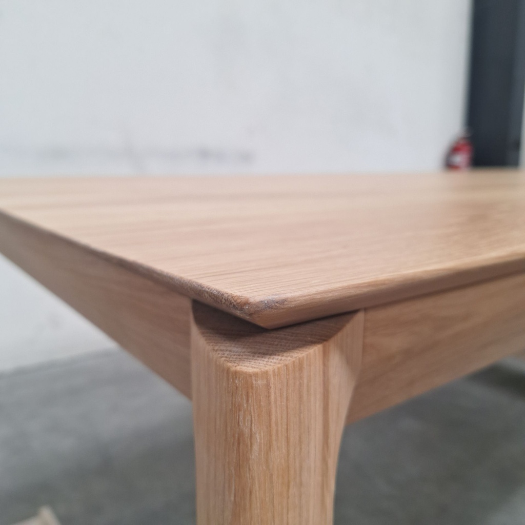 Bok dining table