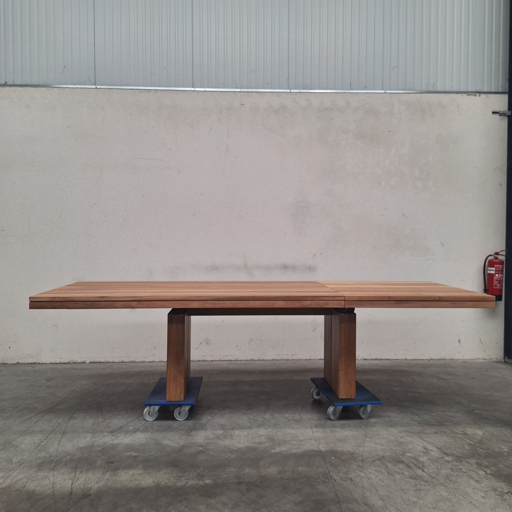 Double extendable dining table