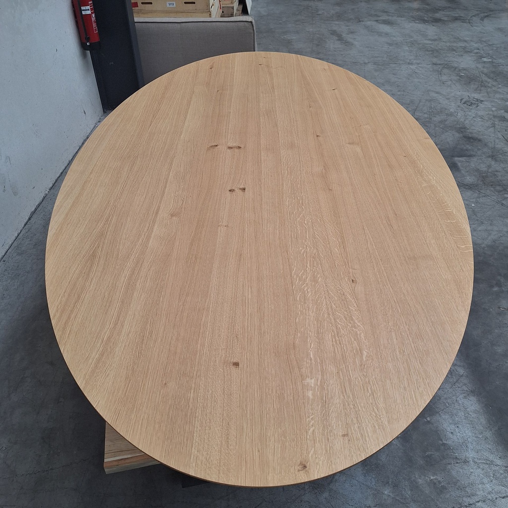 Mikado dining table