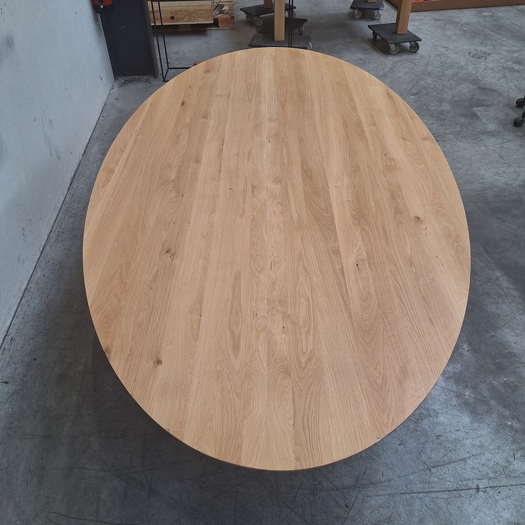 Mikado dining table