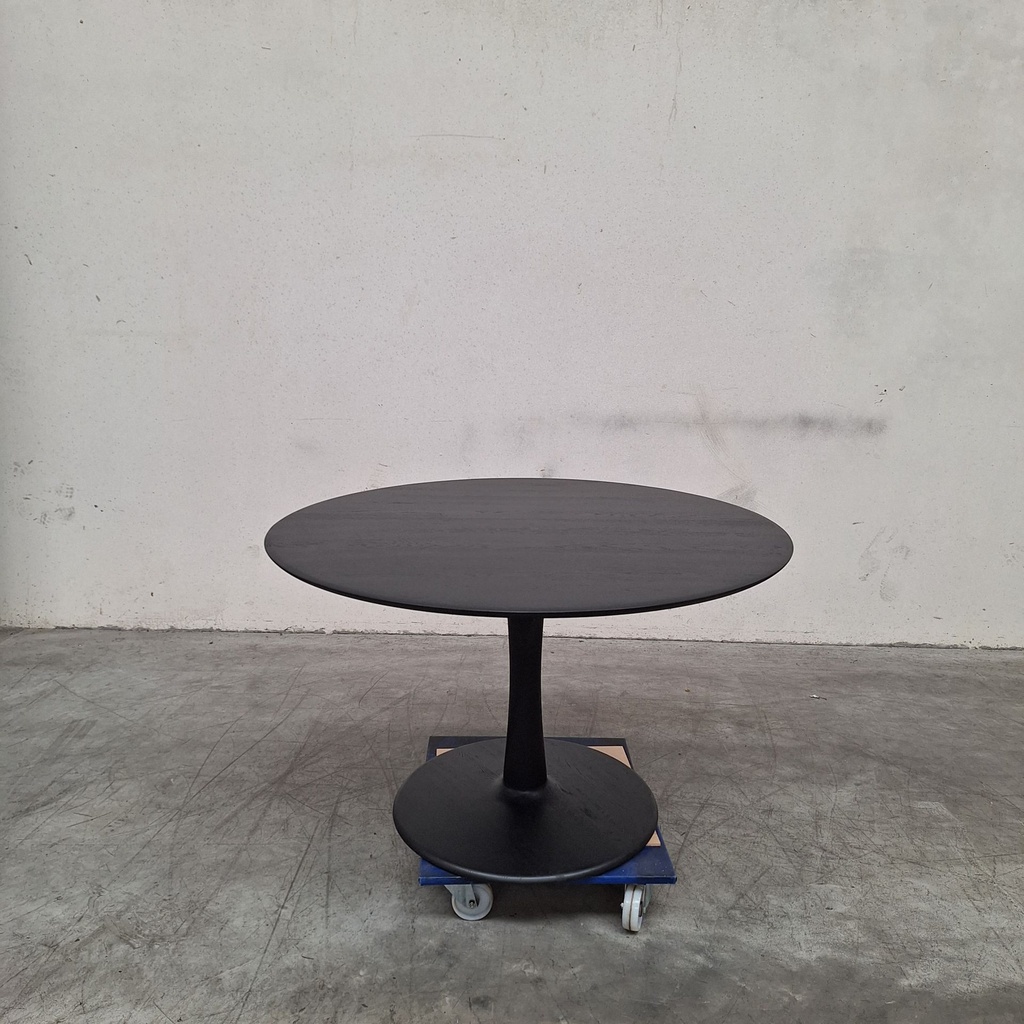 Torsion dining table