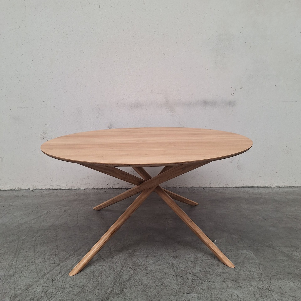 Mikado dining table