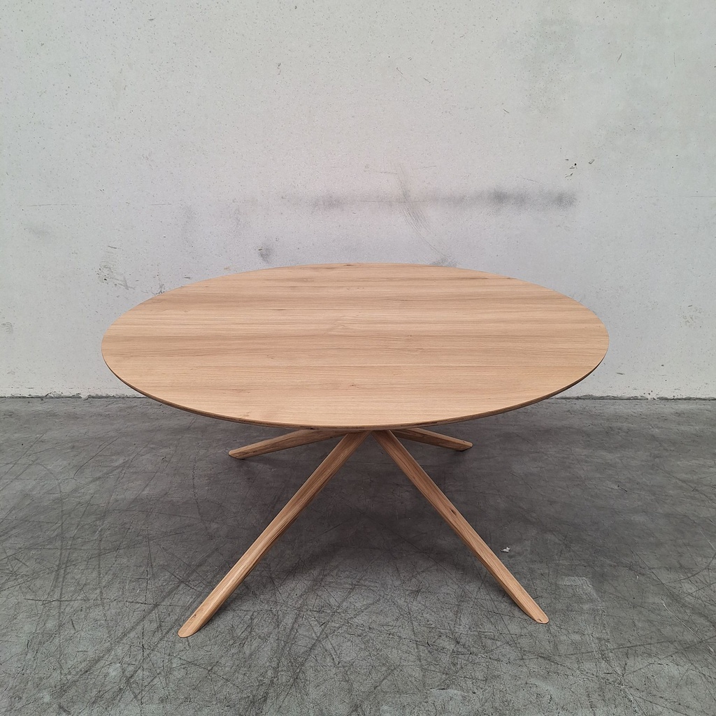 Mikado dining table