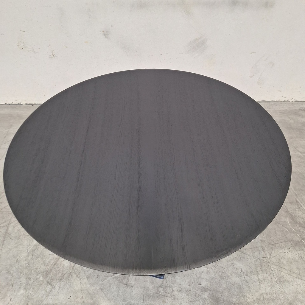 Torsion dining table