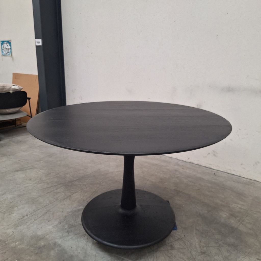 Torsion dining table