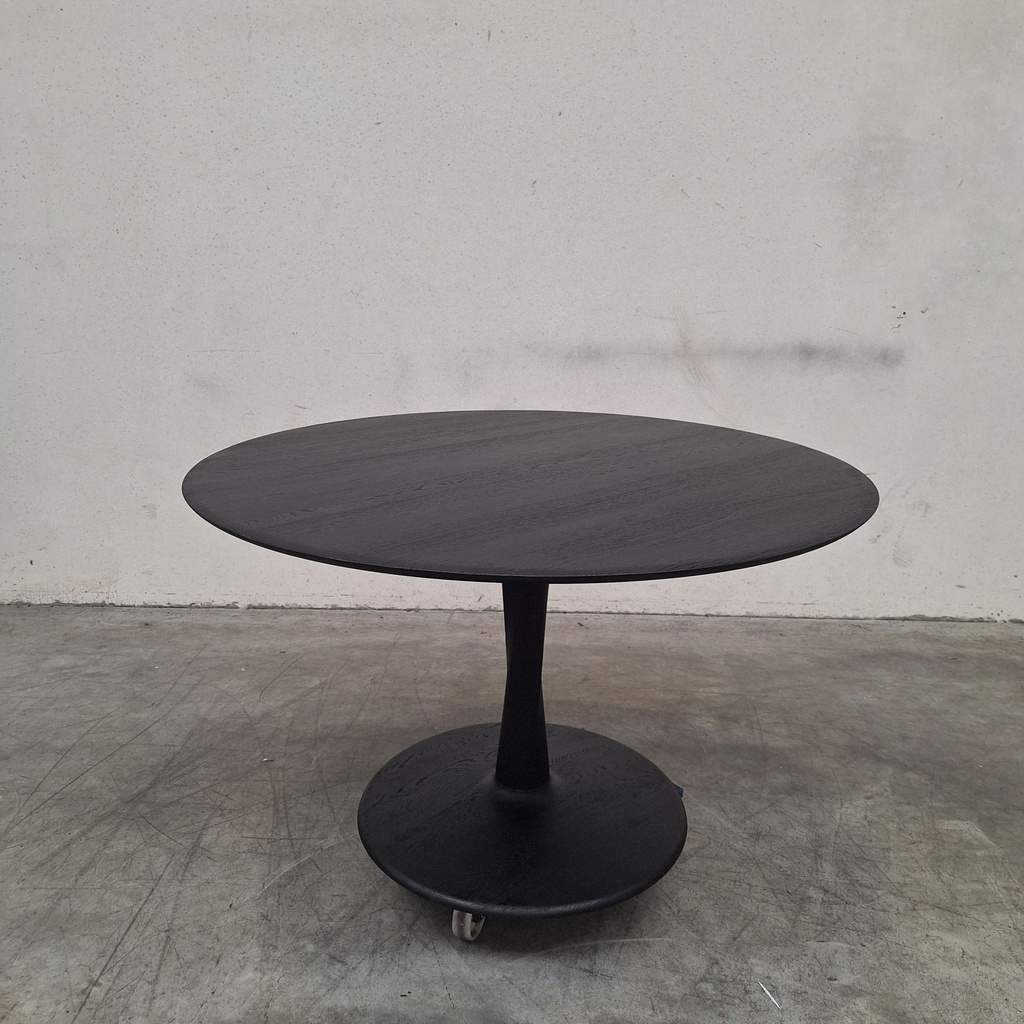 Torsion dining table