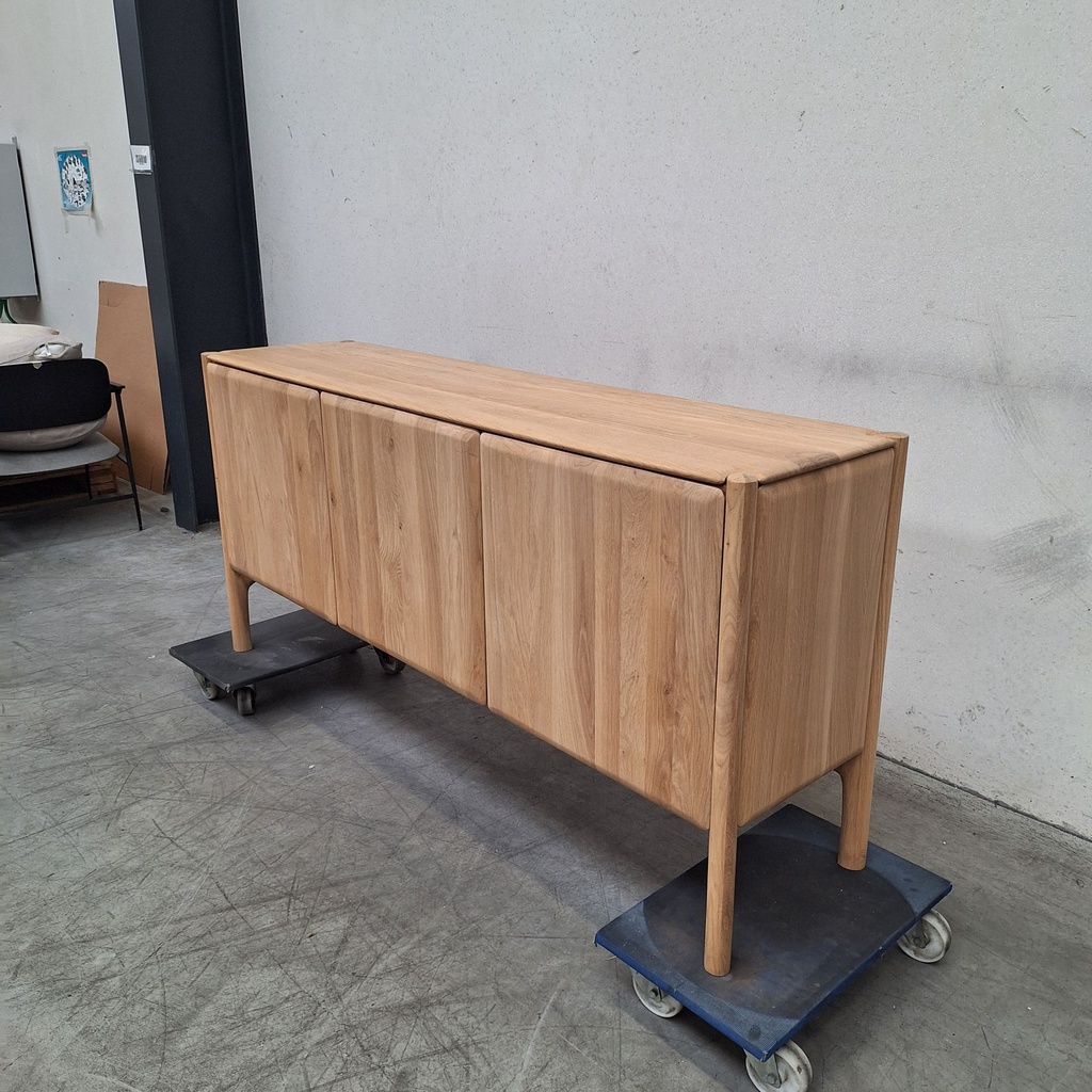 PI sideboard