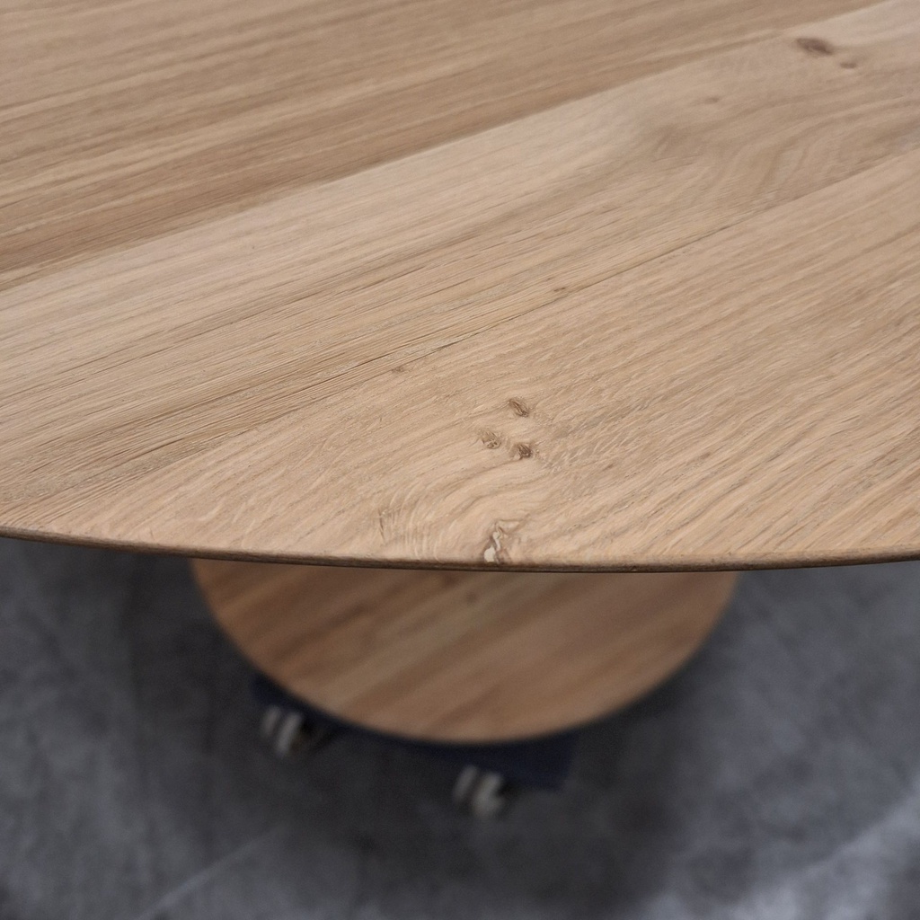 Torsion dining table