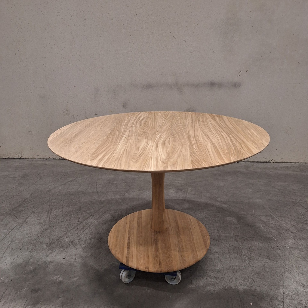 Torsion dining table