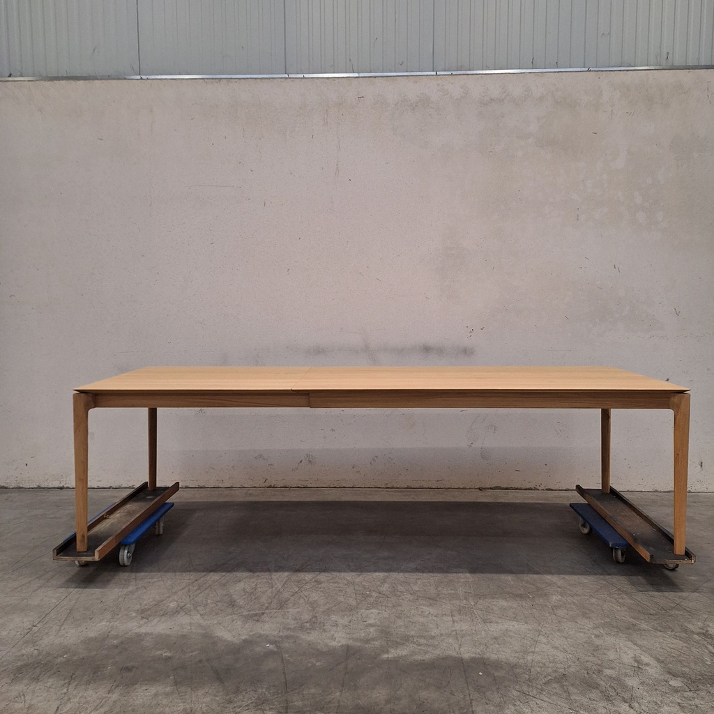 Bok extendable dining table