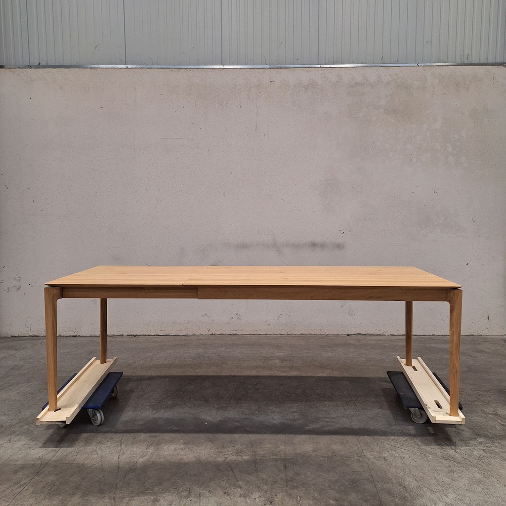 Bok extendable dining table