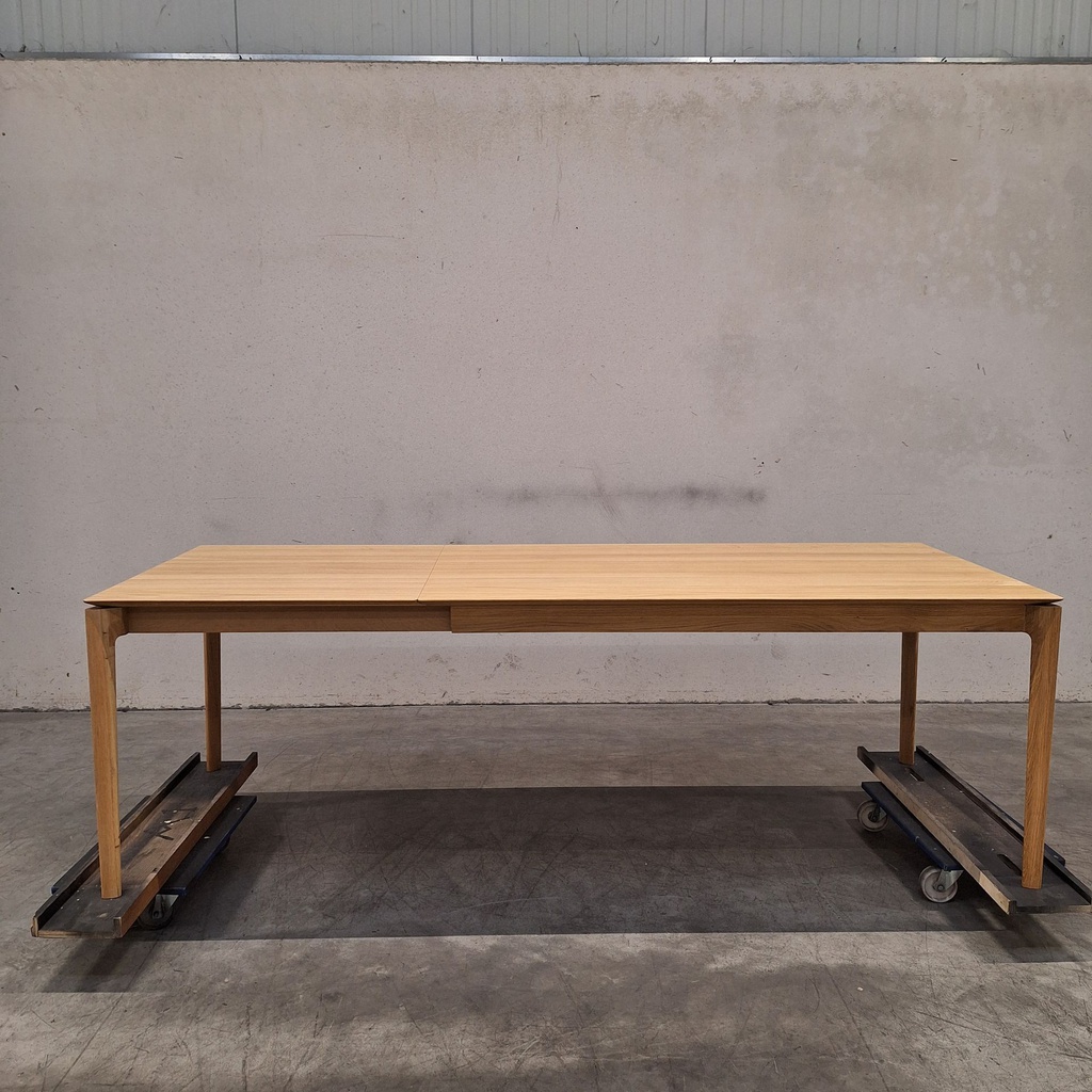 Bok extendable dining table