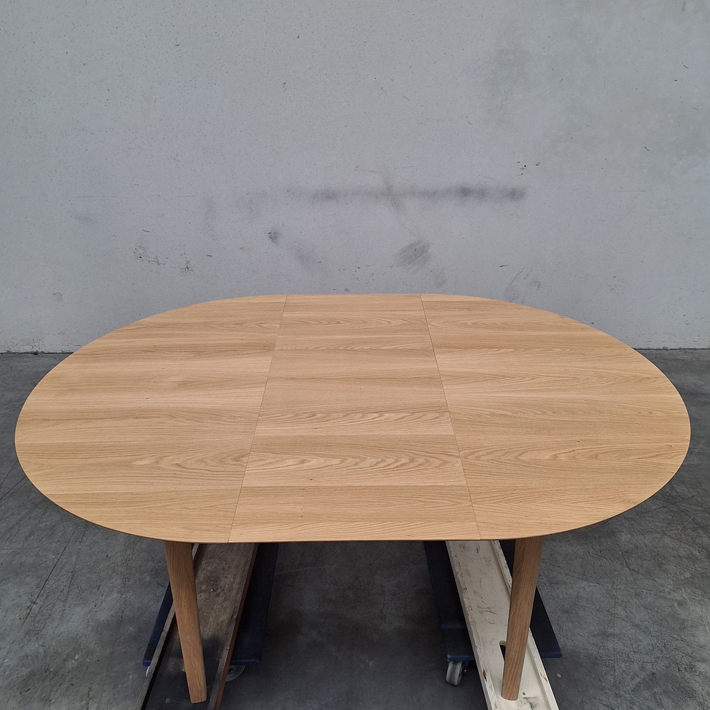 Bok round dining table