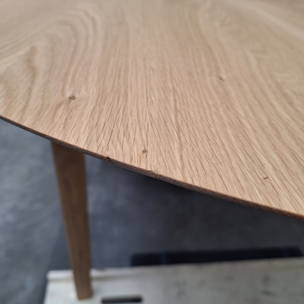 Bok round dining table