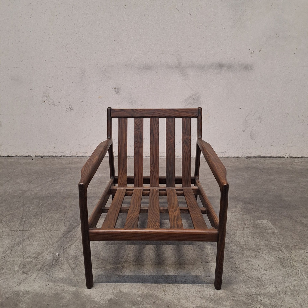 Rosewood Jack lounge chair - wooden frame