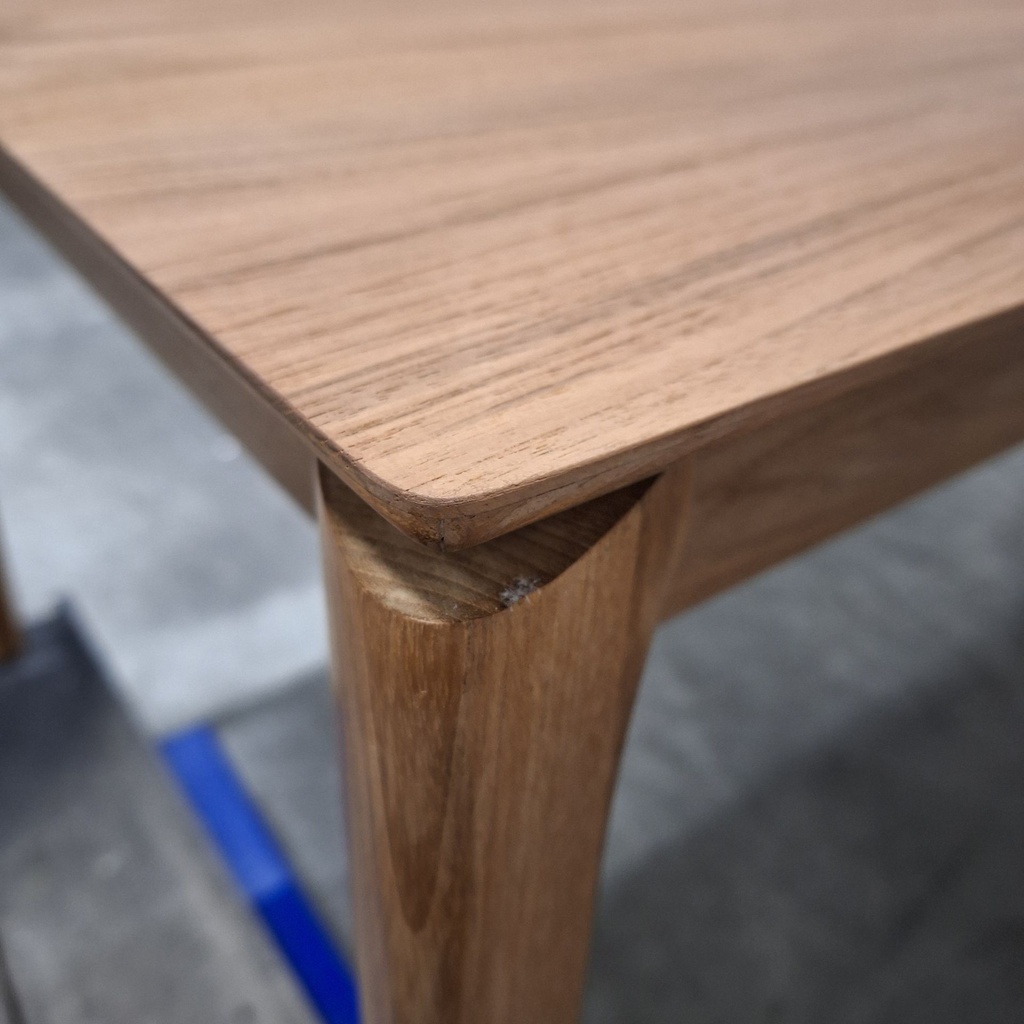 Bok extendable dining table