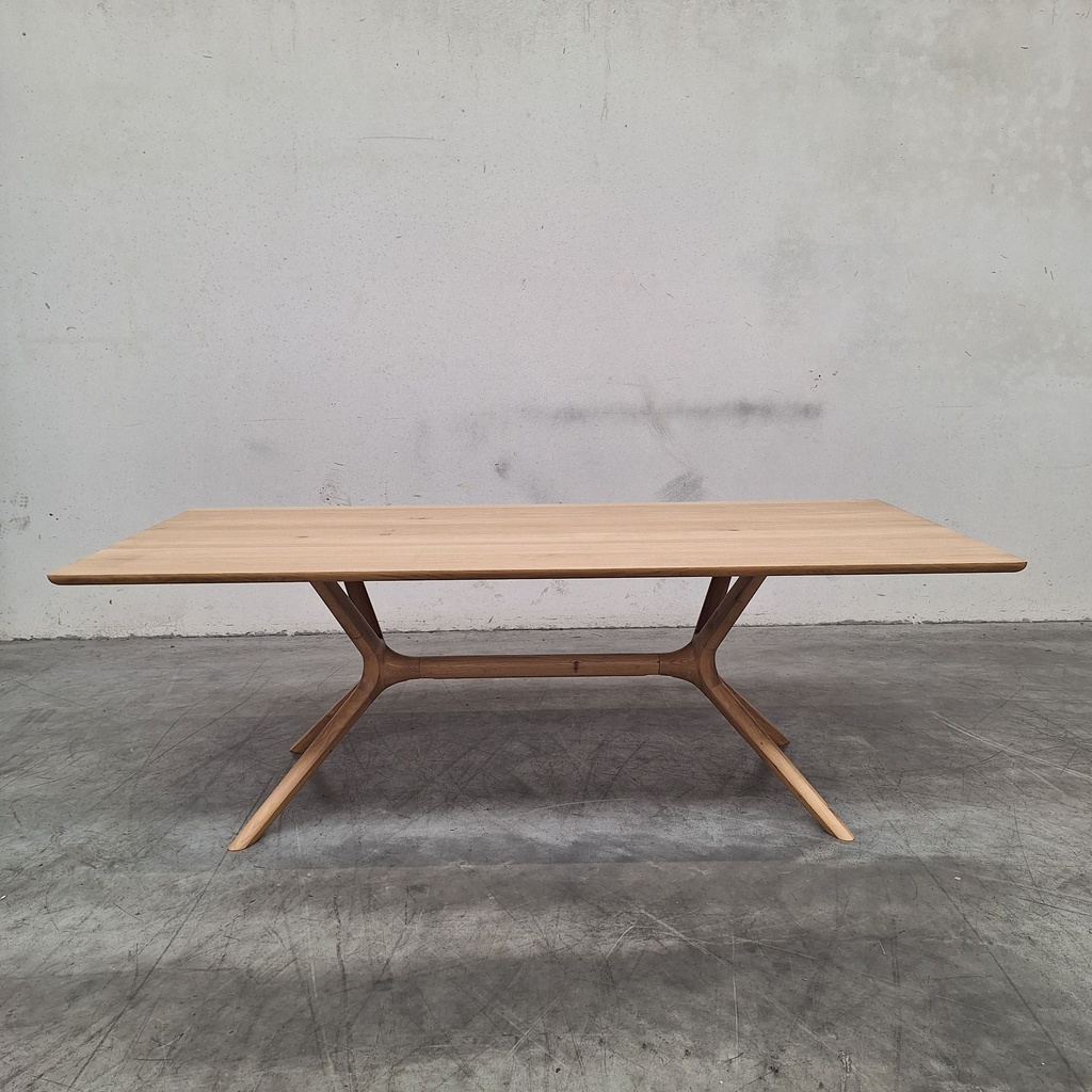 X dining table